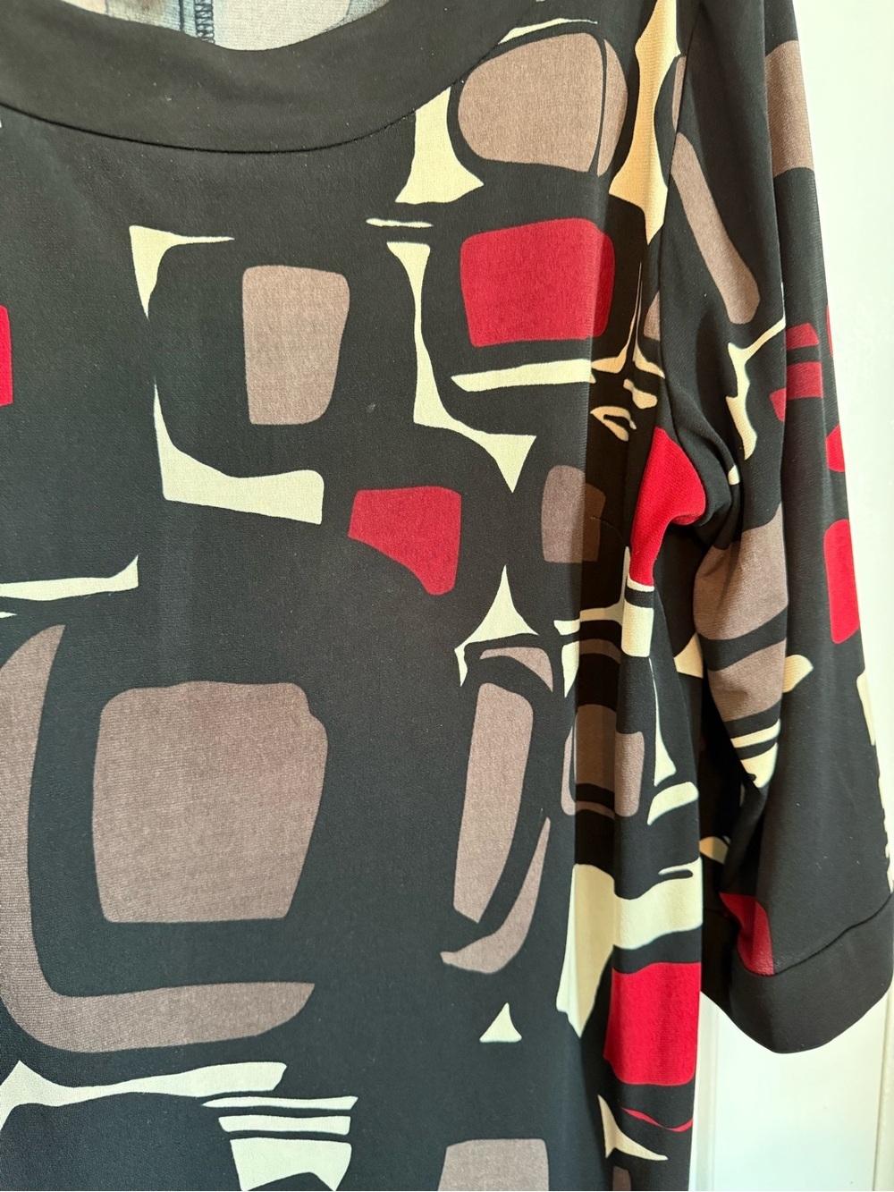 New Directions Black Geometric Print Shift Dress - - Picture 3 of 7